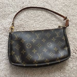 100% Authentic Louis Vuitton Pochette Accessoiries